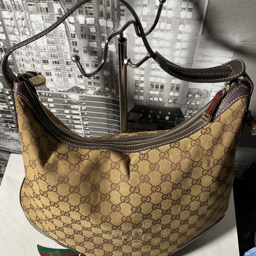 Authentic GUCCI Sherry Line Shoulder Bag - Picture 7 of 16
